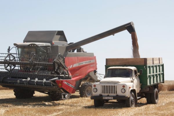 Комбайн тур Massey Ferguson в Николаевской области комбайны
